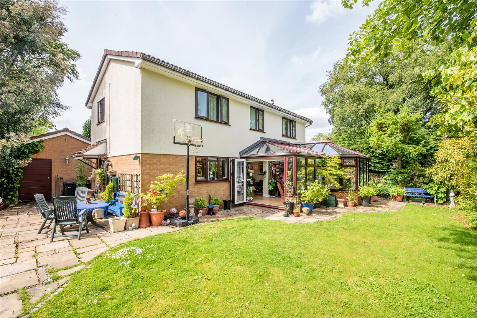 4 bed property in The Beeches, Bolton
